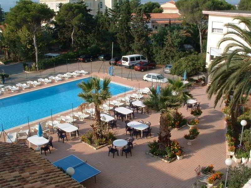 Village Vacances Le Lion De Mer Saint-Raphaël Екстериор снимка