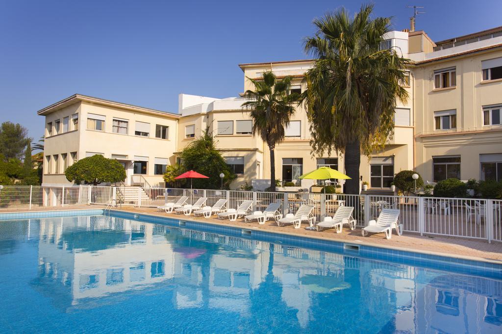Village Vacances Le Lion De Mer Saint-Raphaël Екстериор снимка
