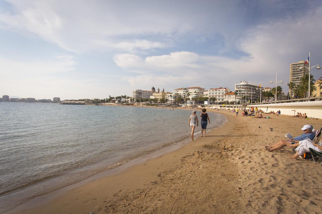 Village Vacances Le Lion De Mer Saint-Raphaël Екстериор снимка