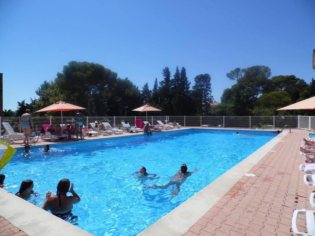 Village Vacances Le Lion De Mer Saint-Raphaël Екстериор снимка