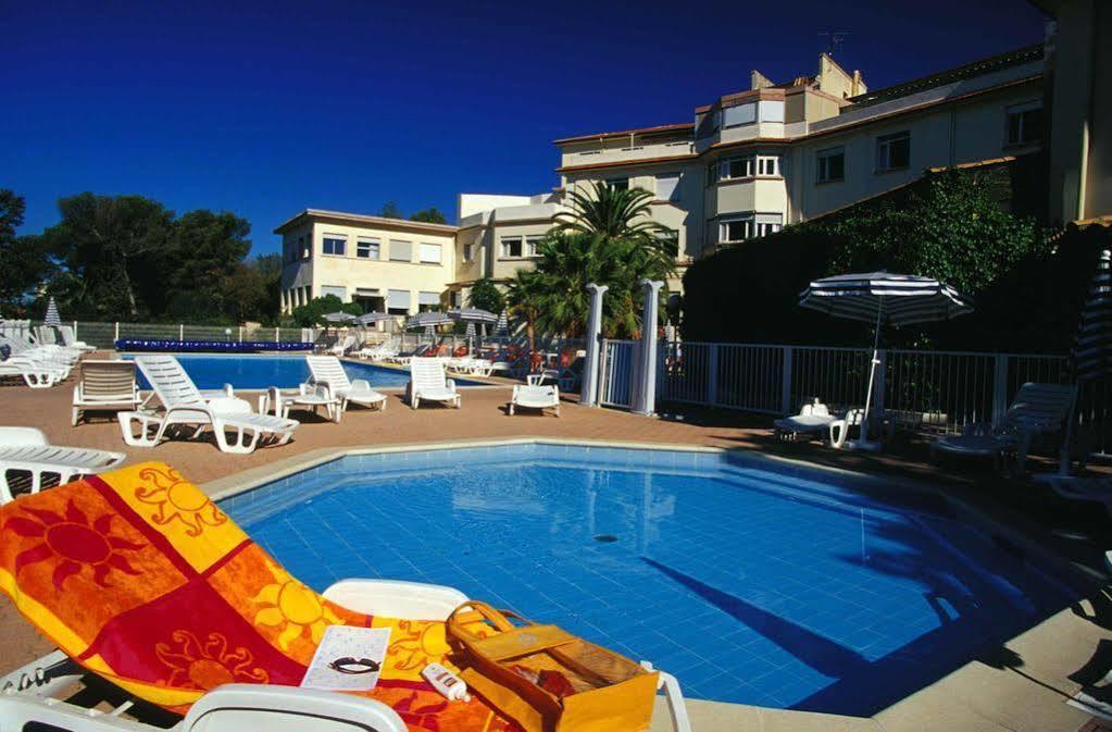 Village Vacances Le Lion De Mer Saint-Raphaël Екстериор снимка