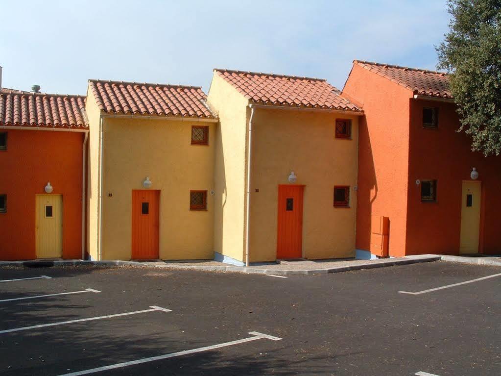 Village Vacances Le Lion De Mer Saint-Raphaël Екстериор снимка
