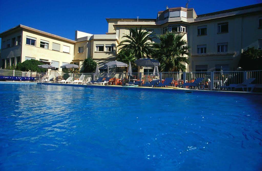 Village Vacances Le Lion De Mer Saint-Raphaël Екстериор снимка
