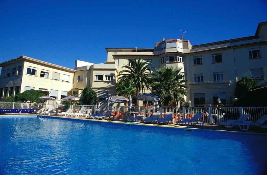 Village Vacances Le Lion De Mer Saint-Raphaël Екстериор снимка