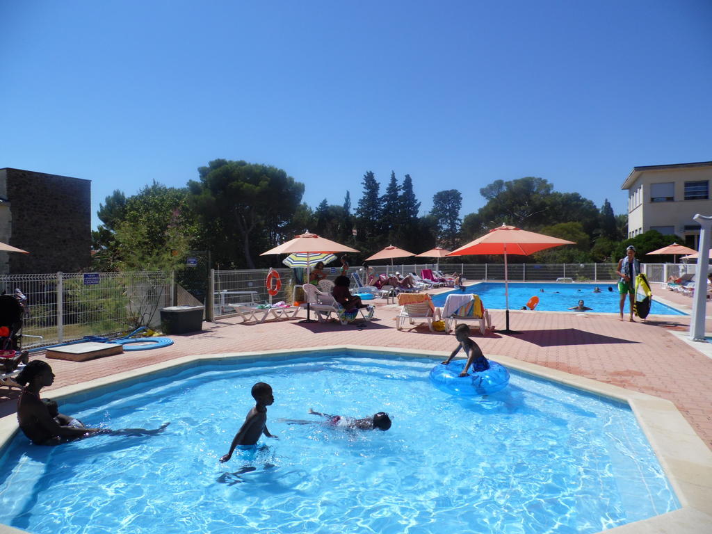 Village Vacances Le Lion De Mer Saint-Raphaël Екстериор снимка