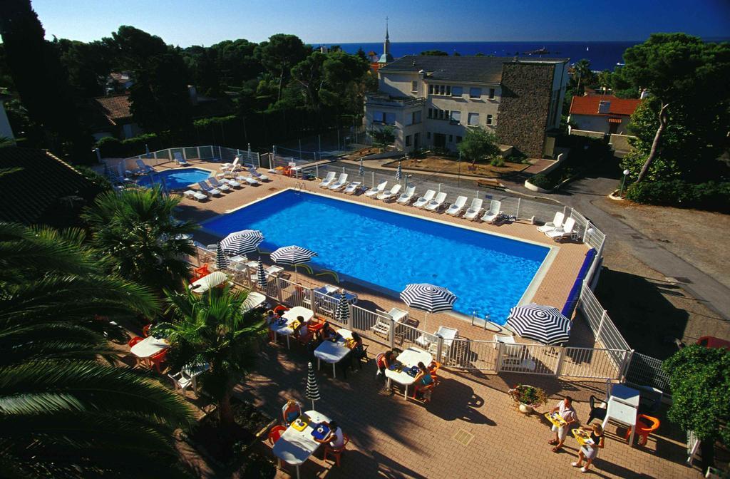 Village Vacances Le Lion De Mer Saint-Raphaël Екстериор снимка